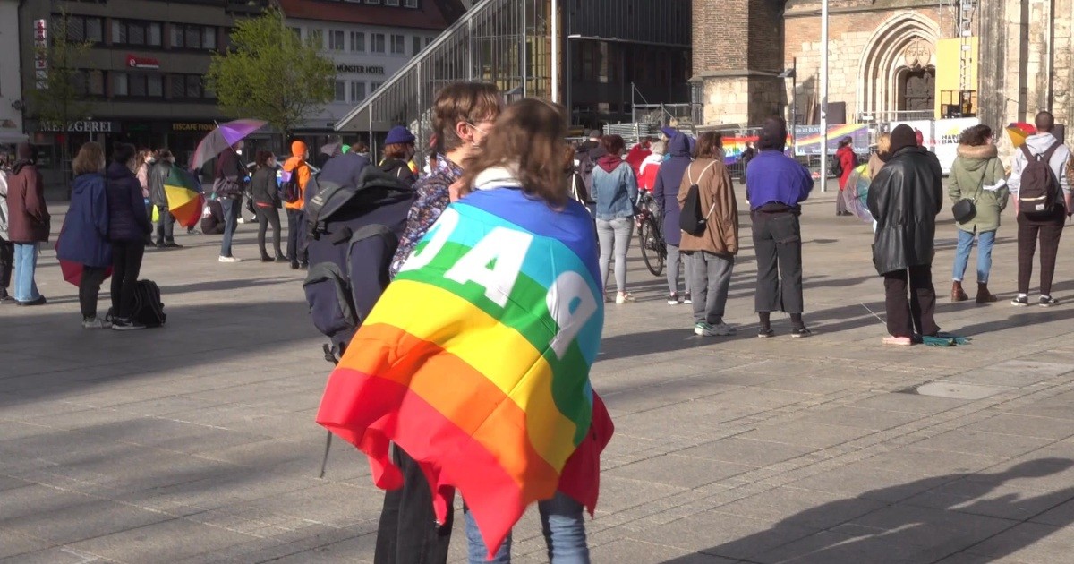 Gegen Diskriminierung Queere Demo Am Münsterplatz Regio Tv